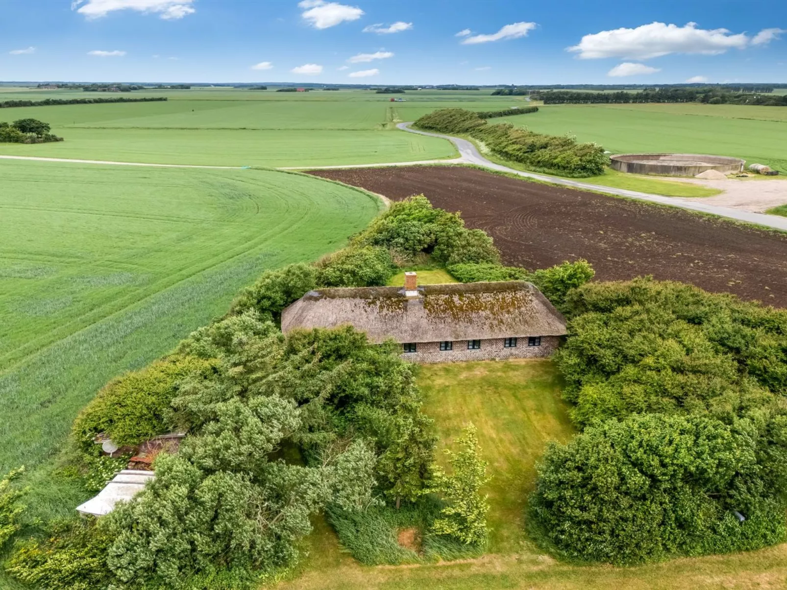 "Claus" - 1.5km to the fjord-Buiten