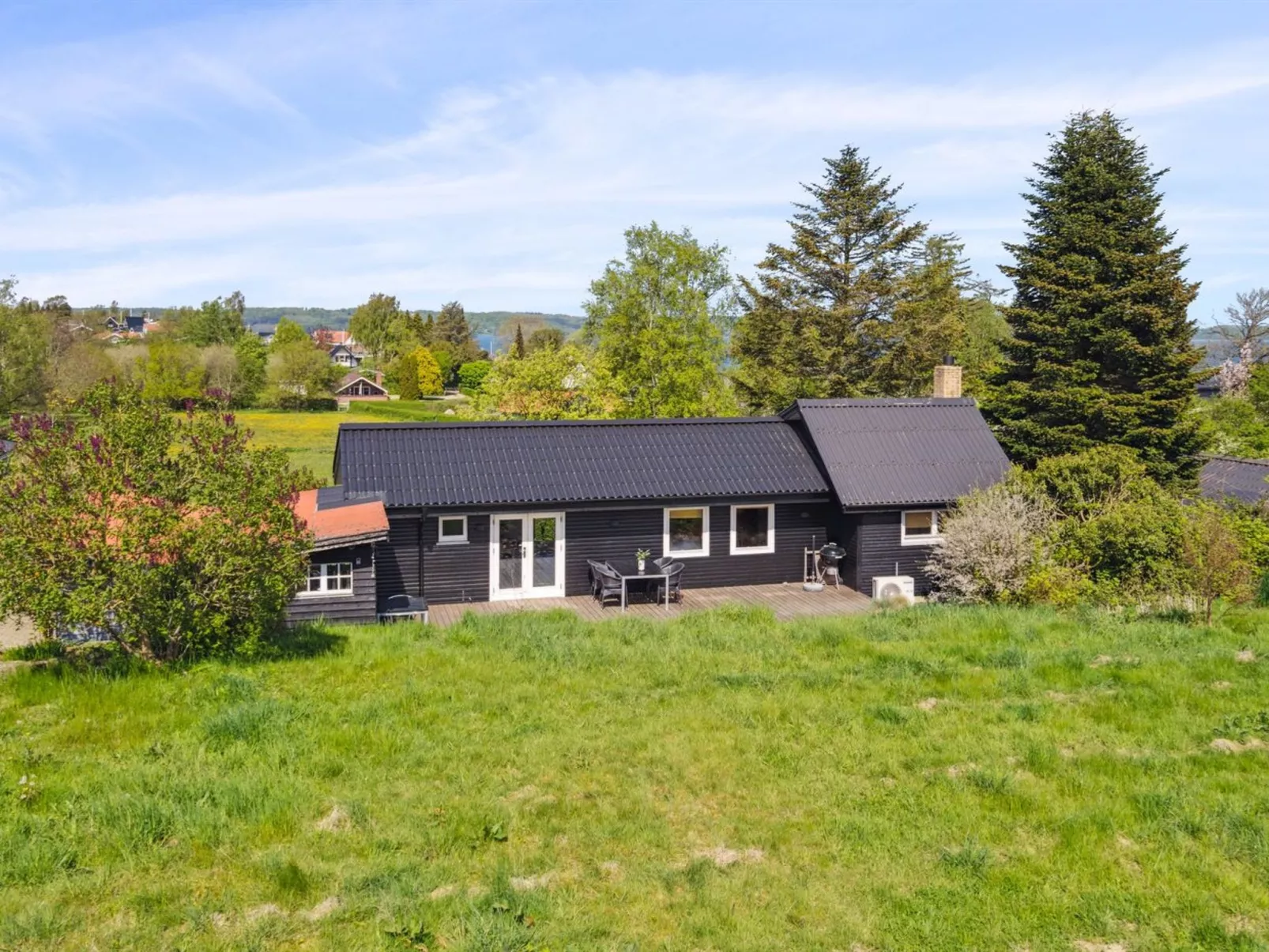 "Sölvy" - 300m from the sea-Buiten