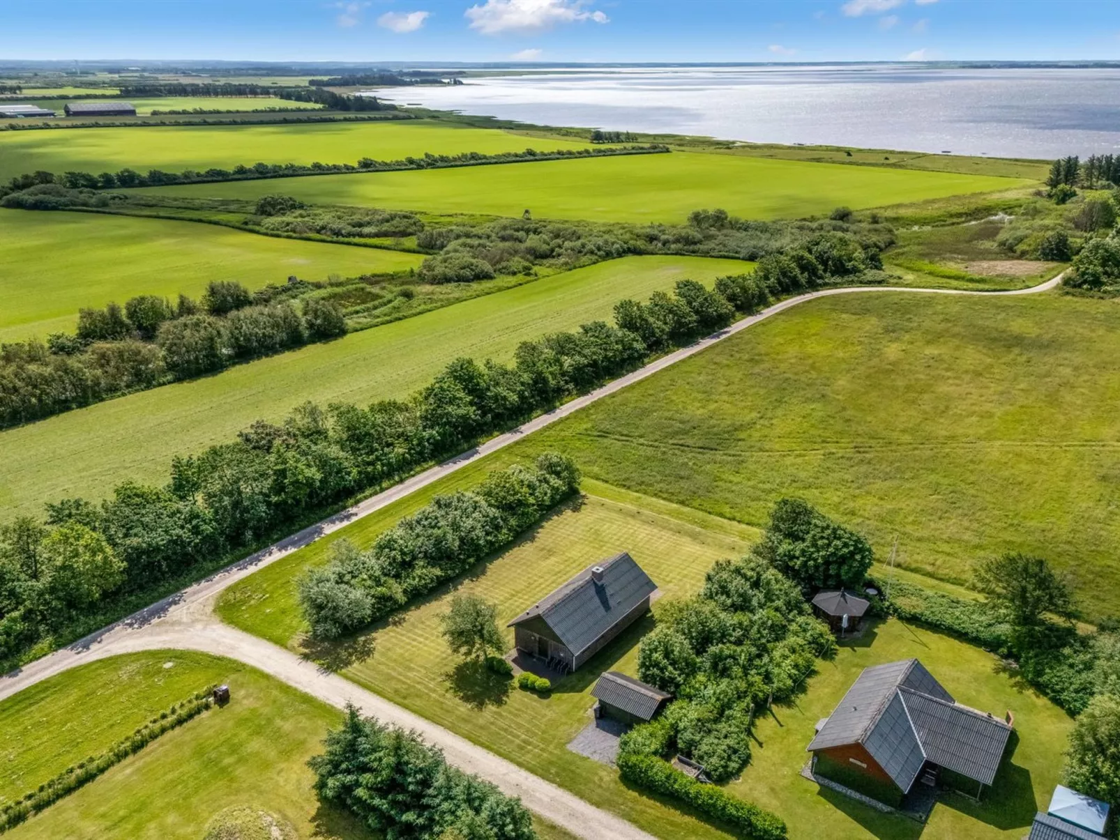 "Arlin" - 380m to the fjord-Buiten