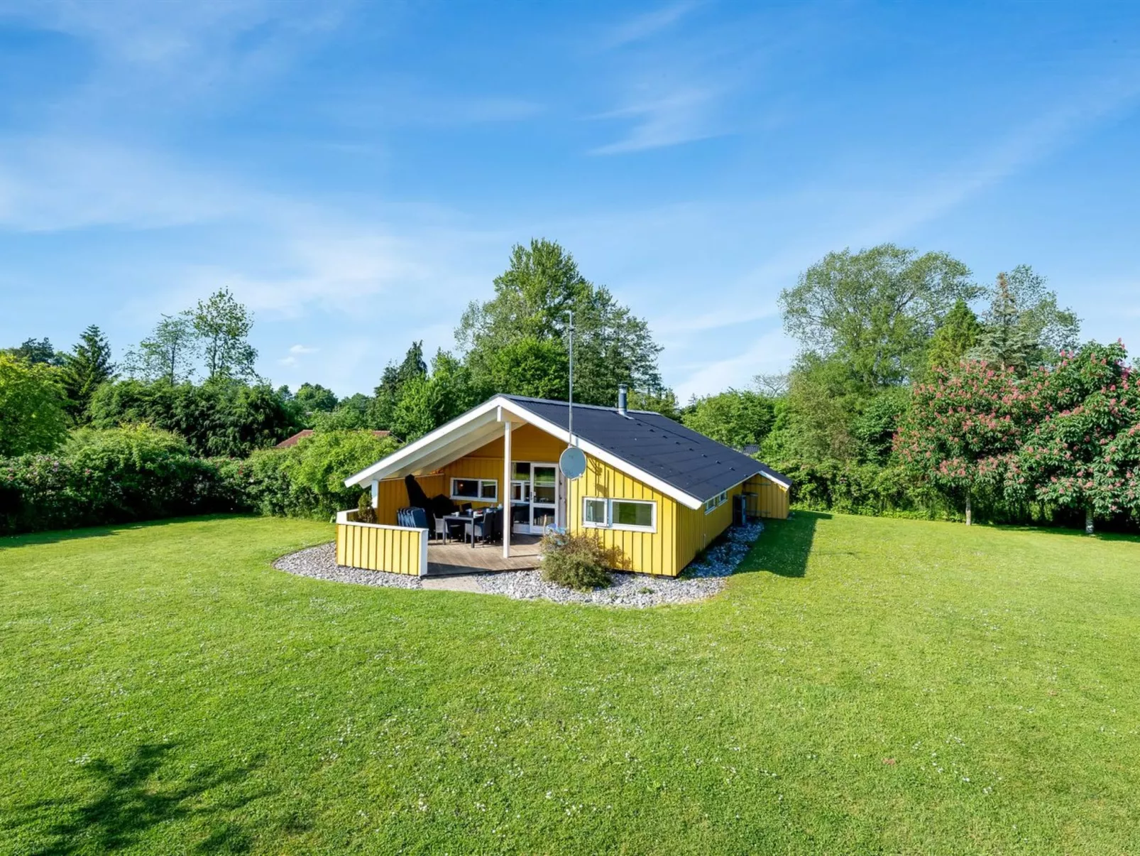 "Guja" - 250m from the sea-Buiten