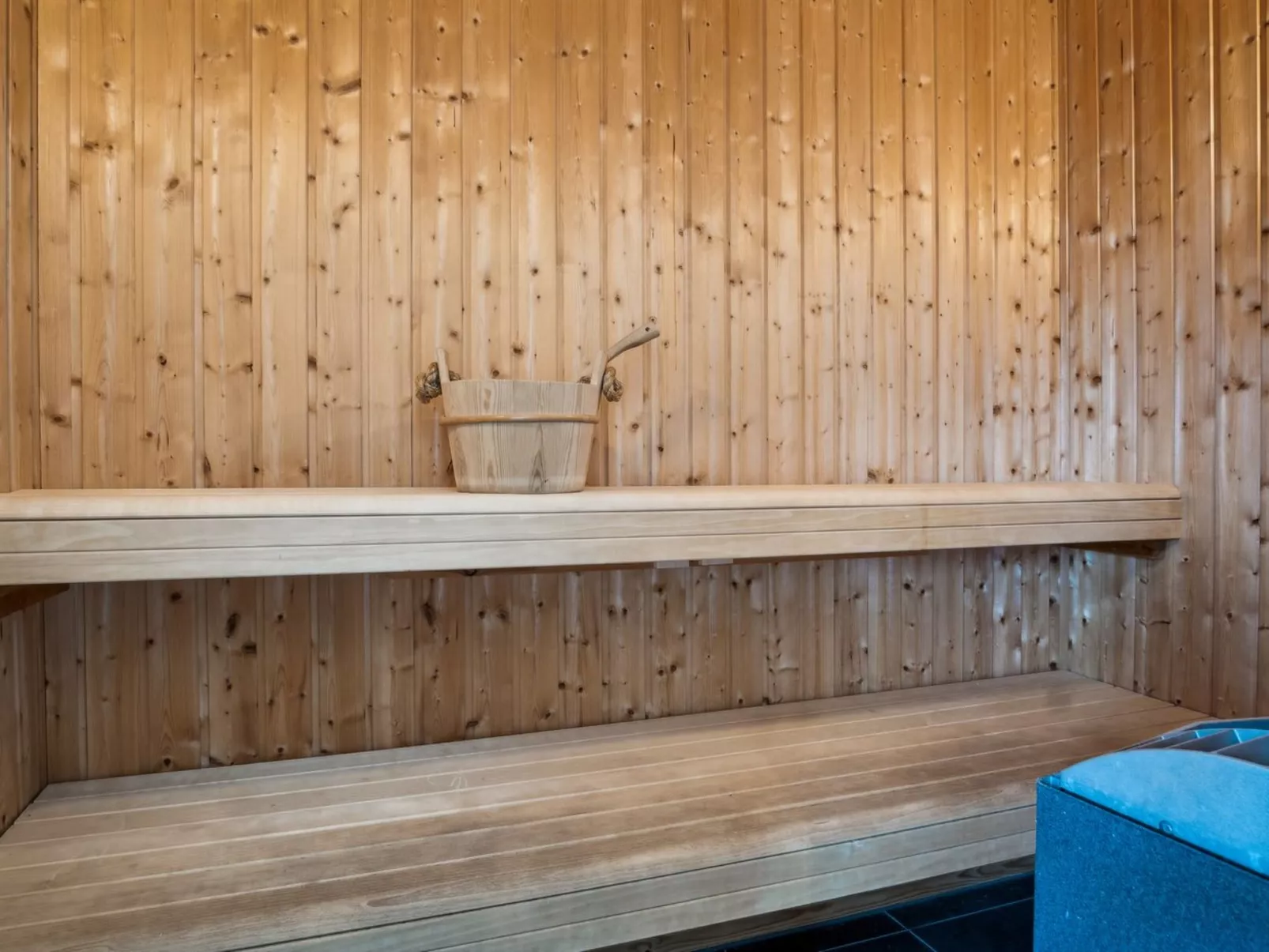 "Gloria" - 500m from the sea-Binnen