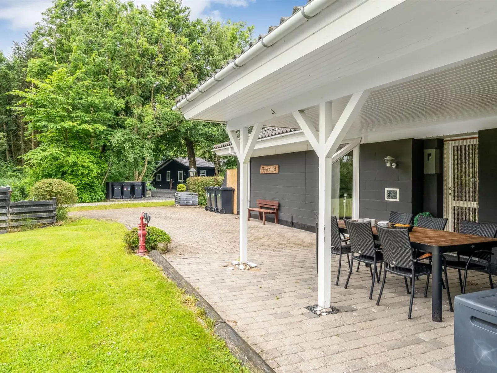 "Lyra" - 500m to the fjord-Buiten