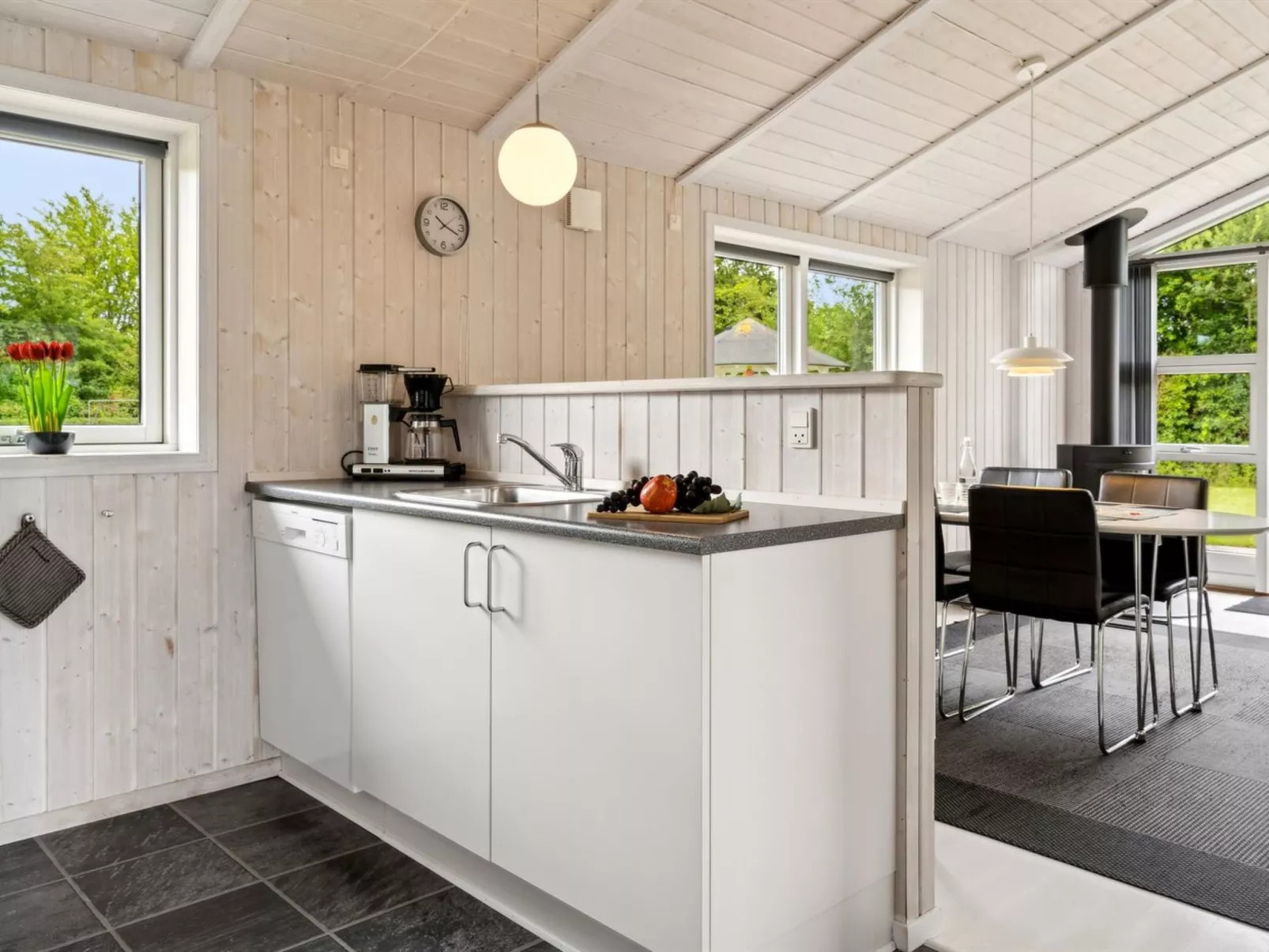 "Tayana" - 700m from the sea-Binnen