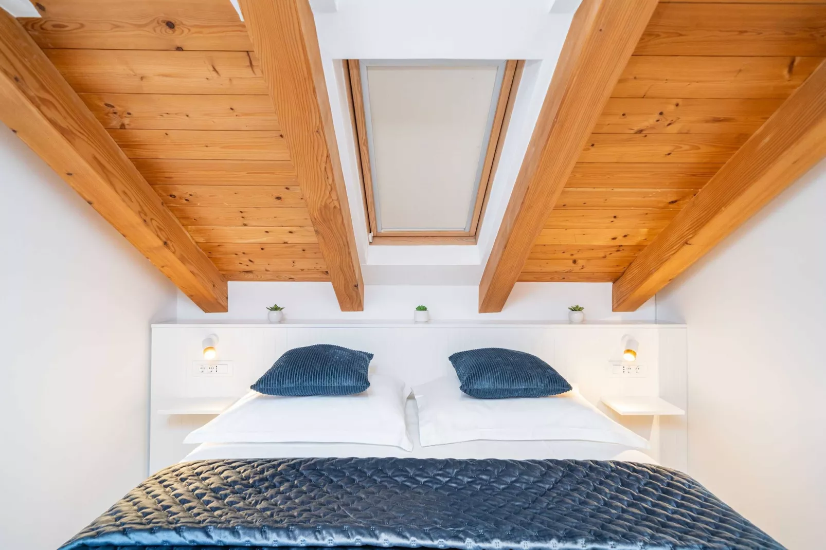 Apartments Villa Aura - Duplex studio with Balcony and shared swimming pool-Slaapkamer