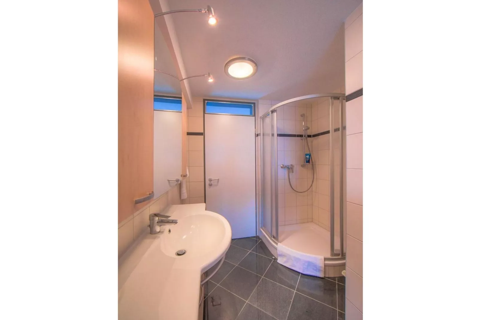 Seeadler 205-Badkamer