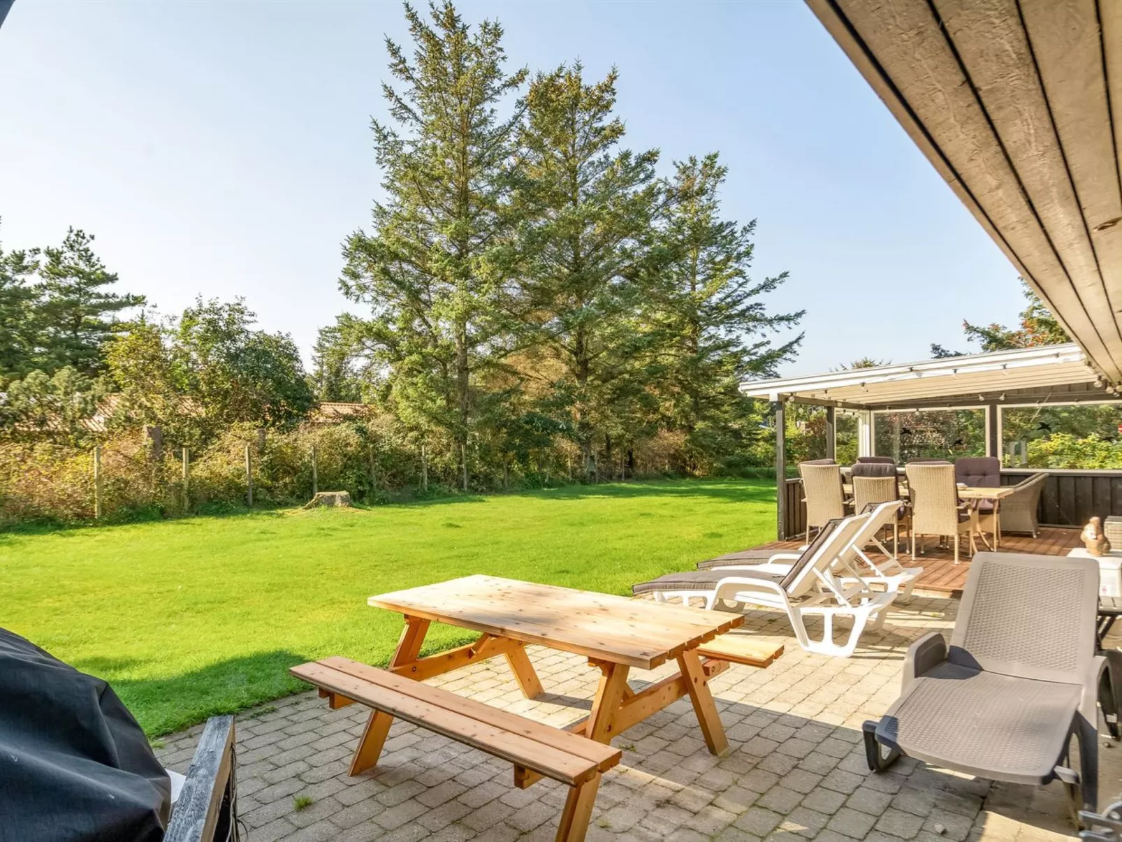 "Rajna" - 500m to the fjord-Buiten