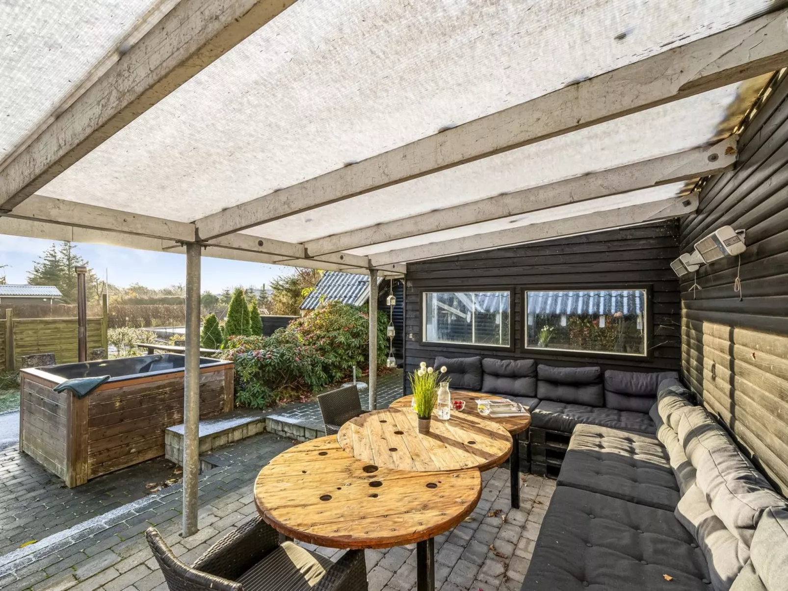 "Sampo" - 150m to the fjord-Binnen