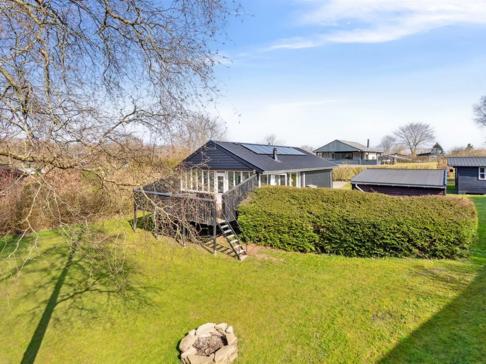 "Vemund" - 500m from the sea-Buiten