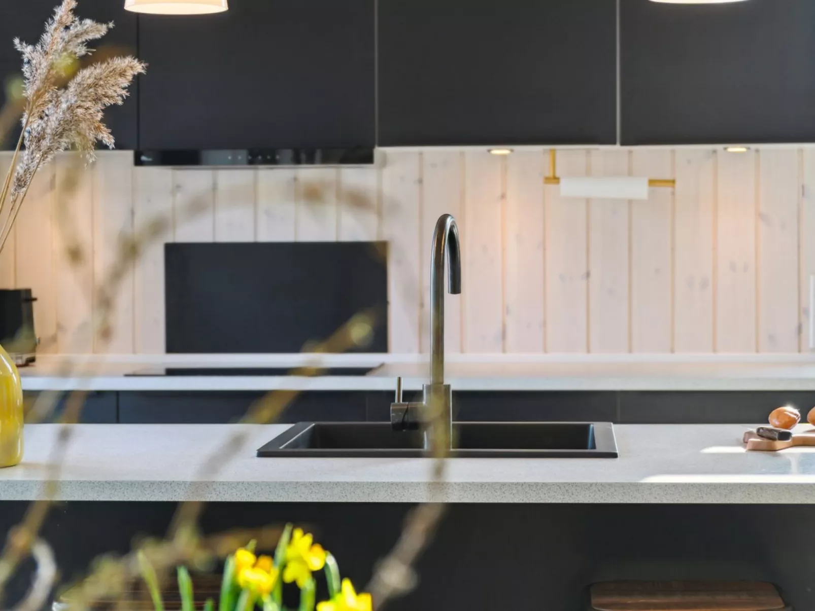 "Viveke" - 10m from the sea-Binnen