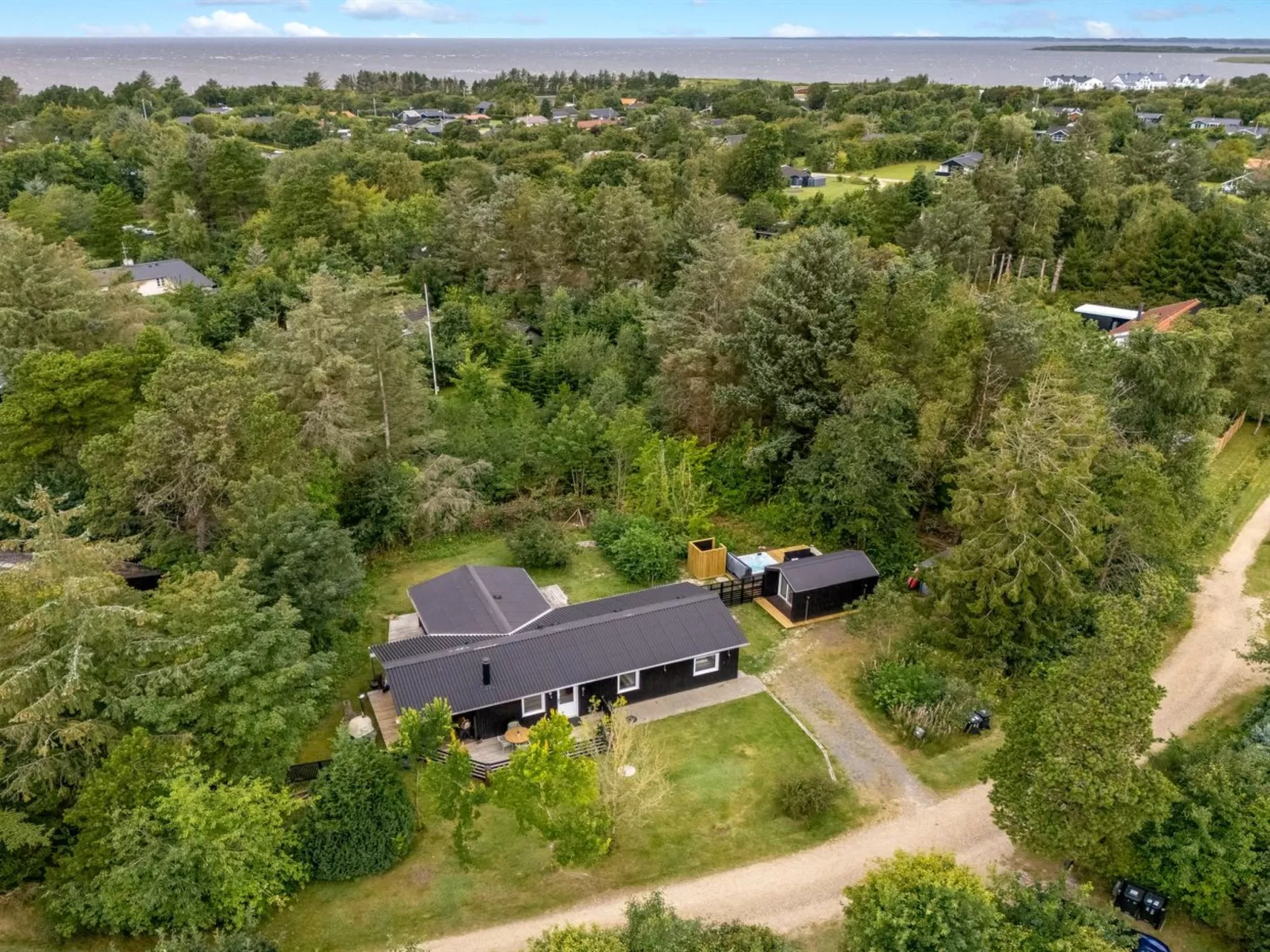 "Tiina" - 500m to the fjord-Buiten