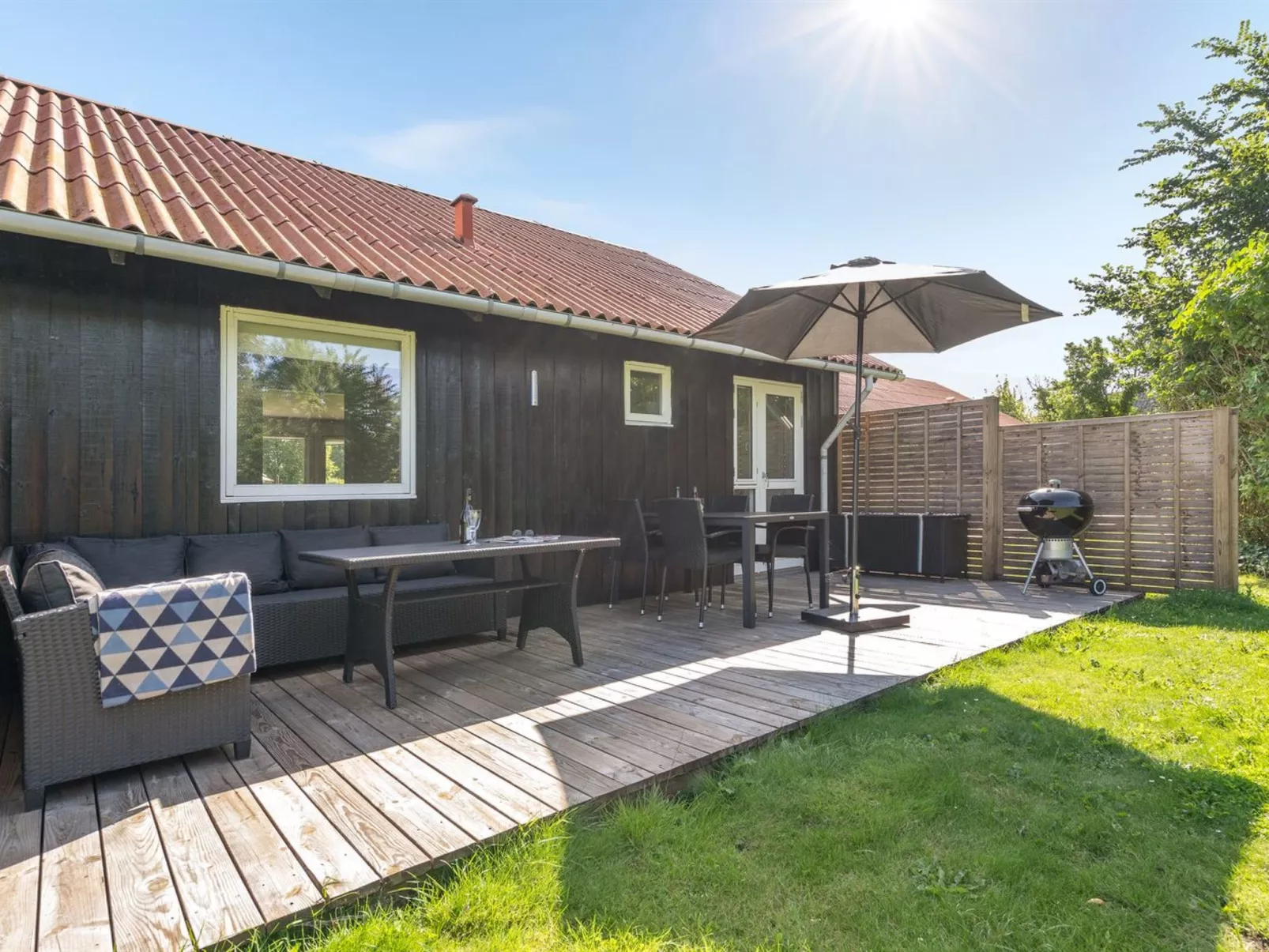 "Arise" - 700m from the sea-Buiten