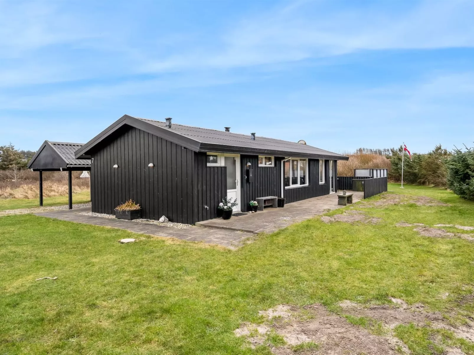 "Erblin" - 400m from the sea-Buiten