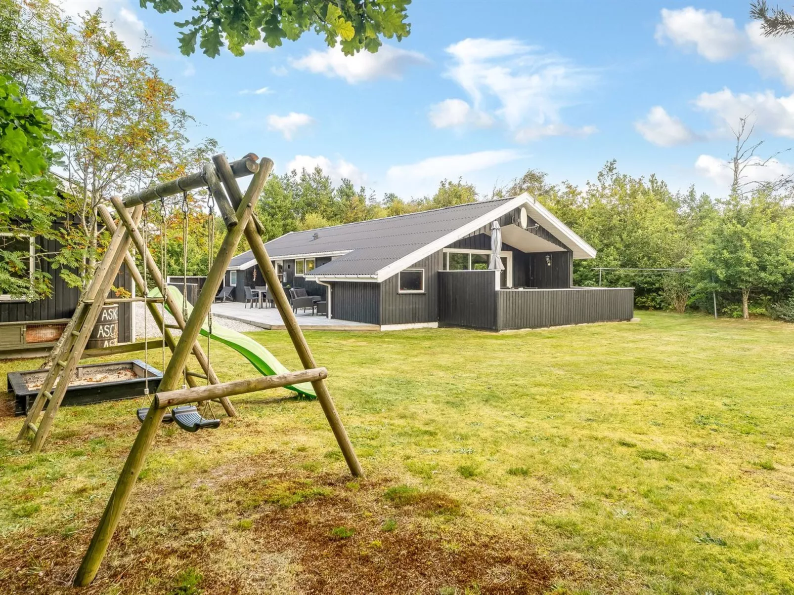 "Onni" - 2.3km from the sea-Buiten