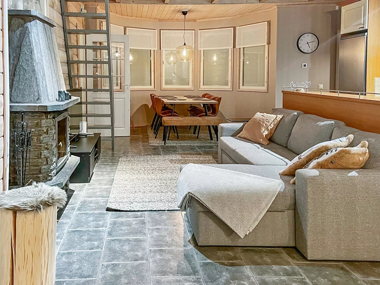 Rukan taikavuosselin helmi 8 b-Binnen