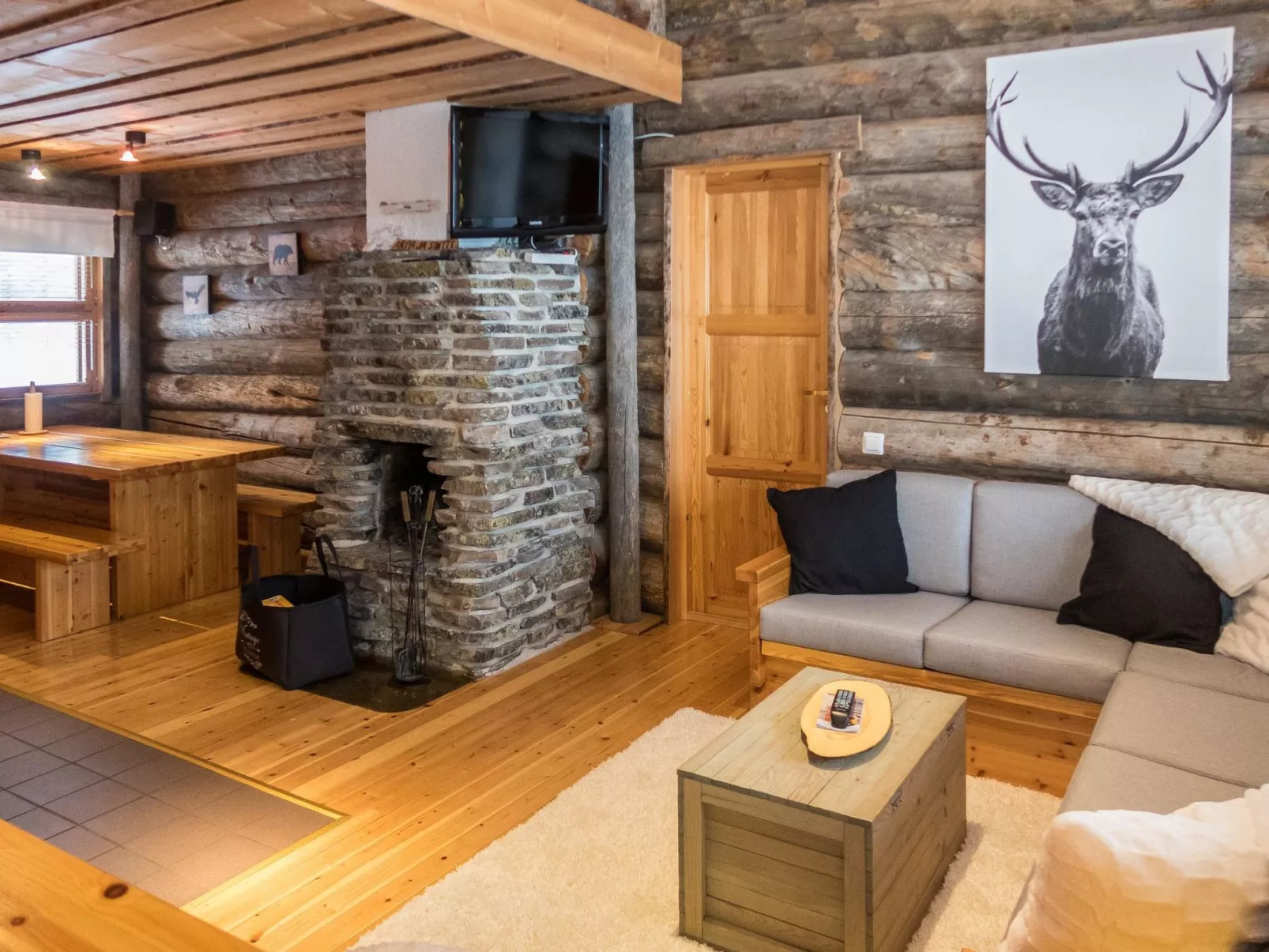 Otsolanhovi b 8-Binnen