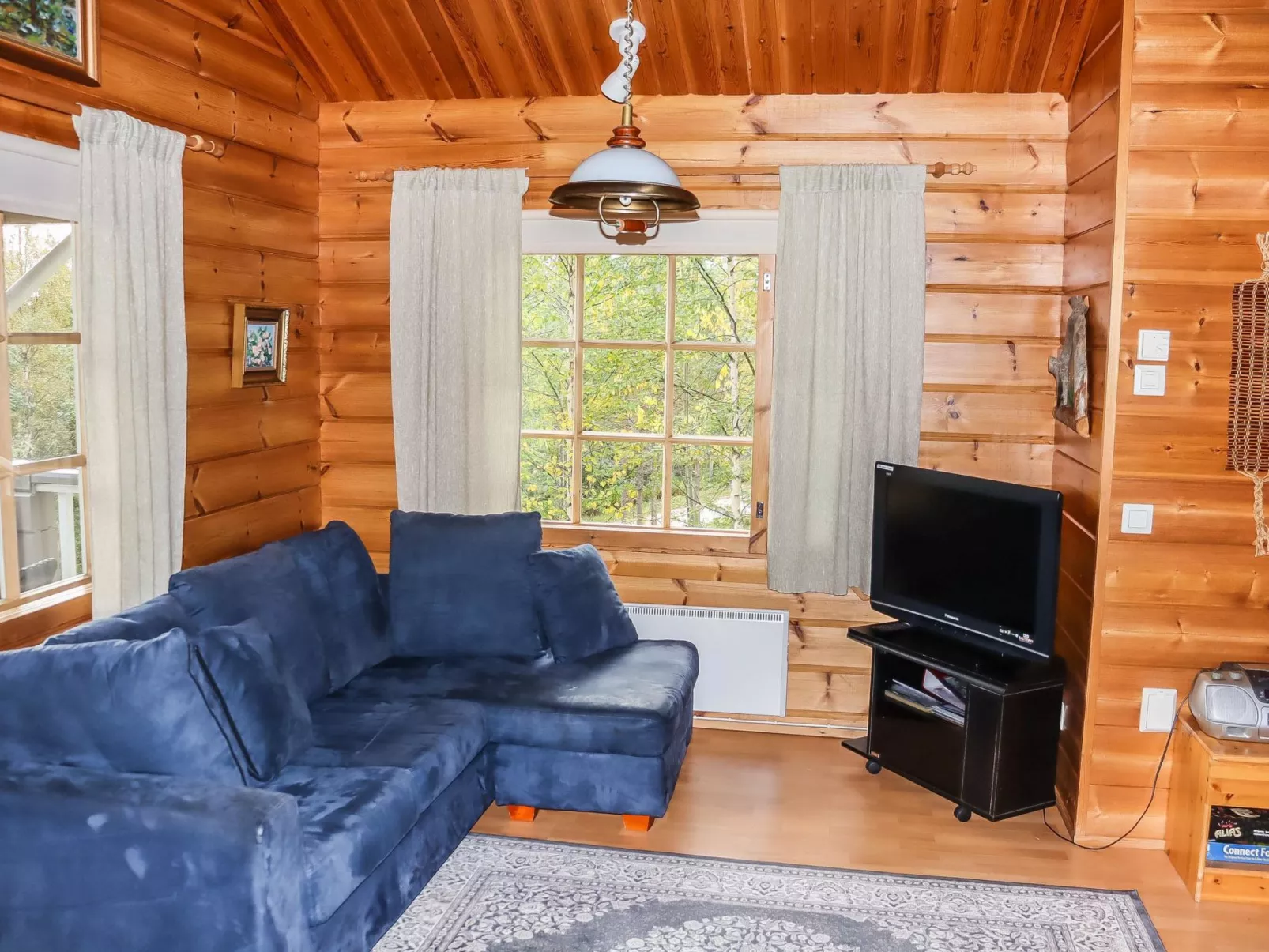 Hallanhelmi a paritalo-Binnen