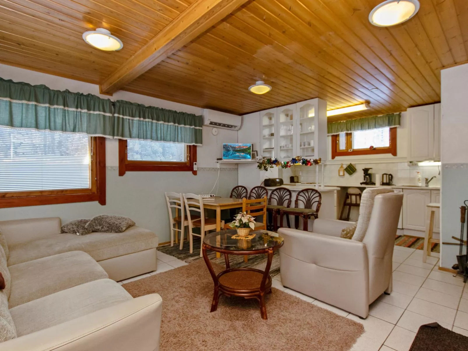 Kulma-alpit b paritalon alak-Binnen