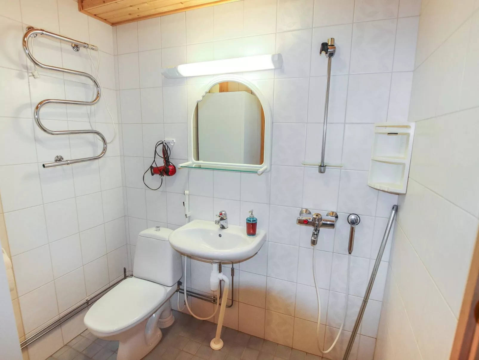 Taukotuli 4 paritalon alakerta-Binnen