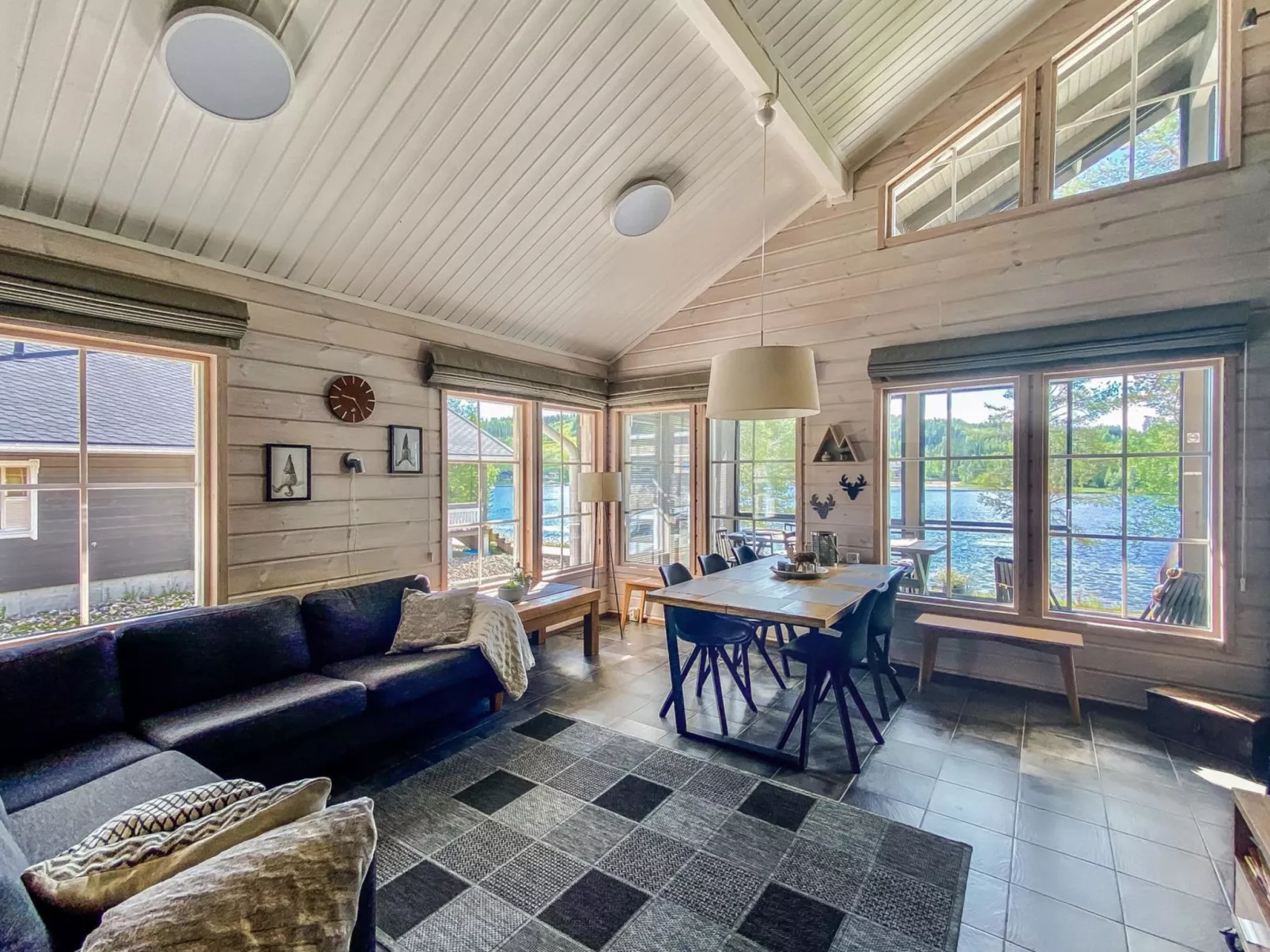 Aurinko-saaga 2 paritalo lasiterassihuon-Binnen