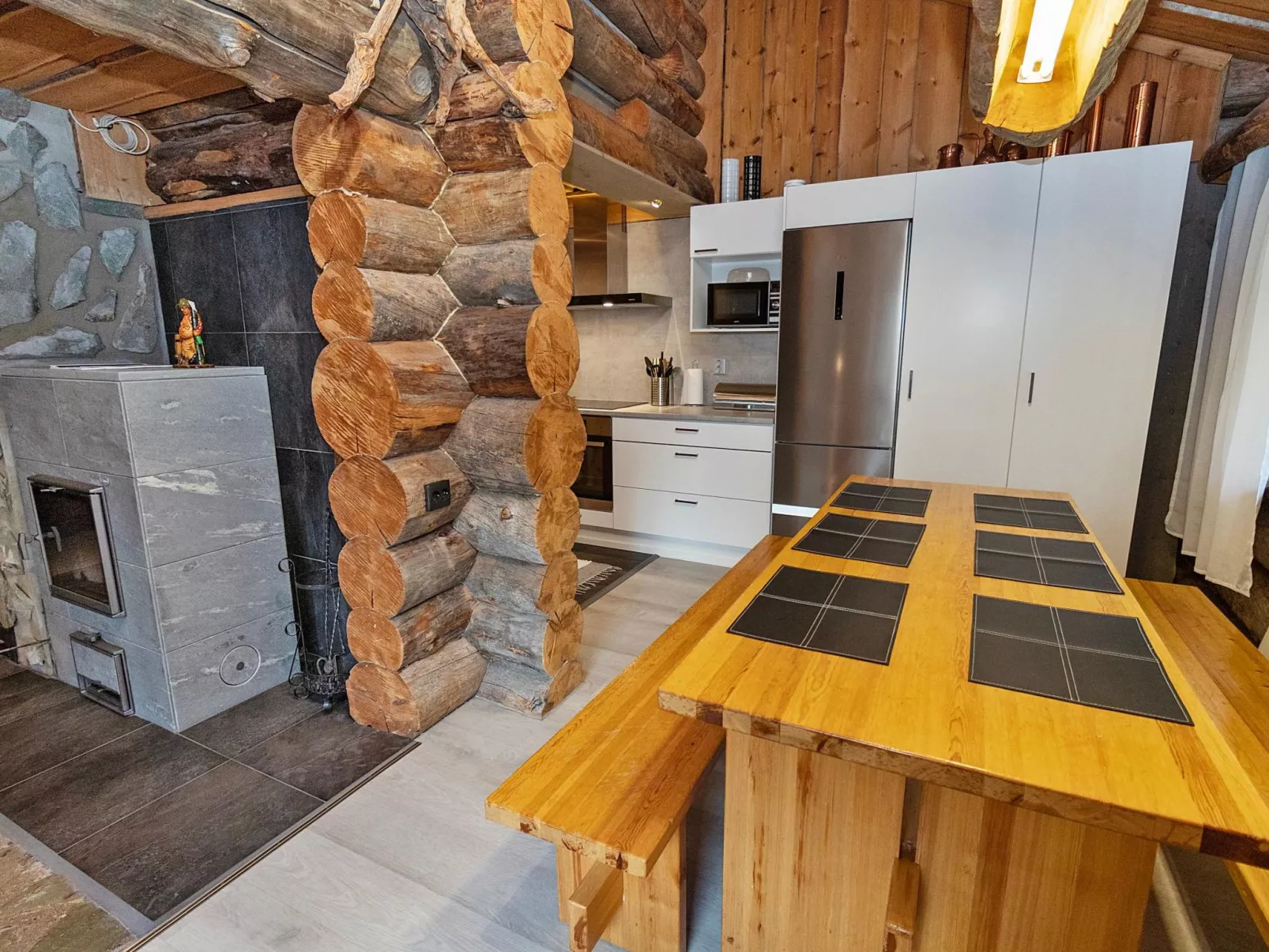 Agenttimajat 2-Binnen