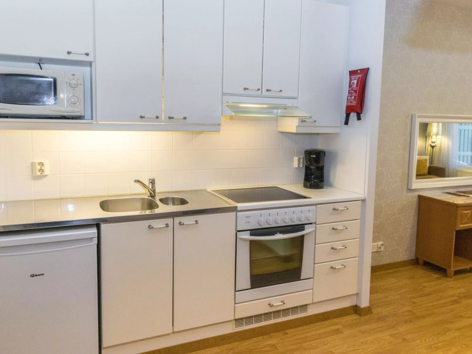 Hotelli terme, rantahuone 18-Binnen