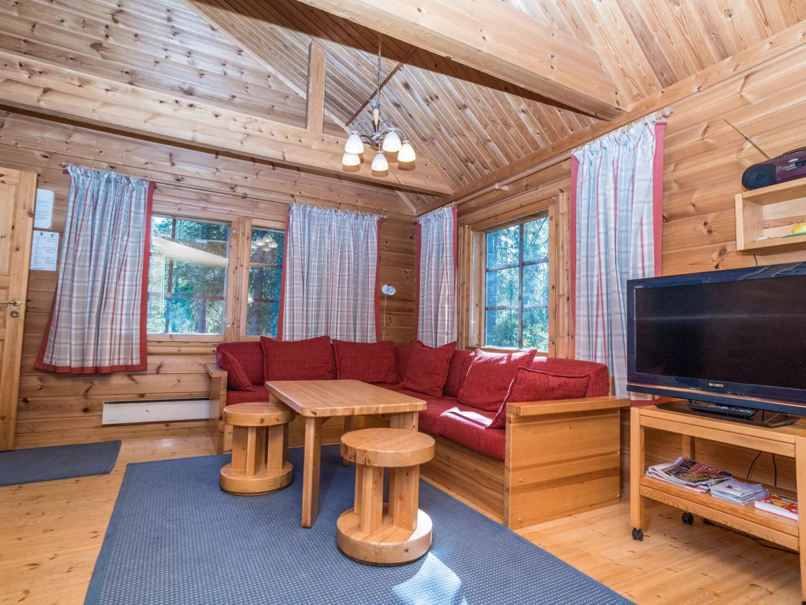 Uolevintie 39a-Binnen