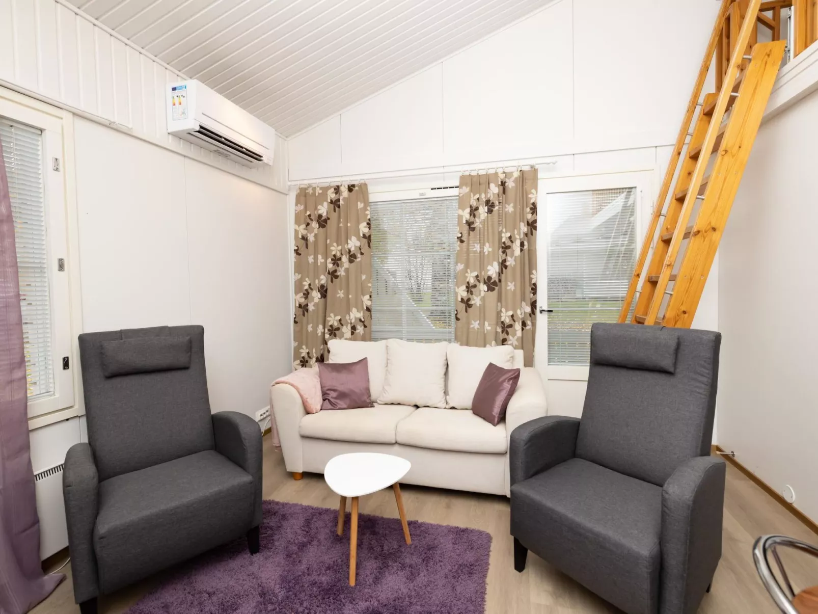 Koivukuja, katinkullantie-Binnen