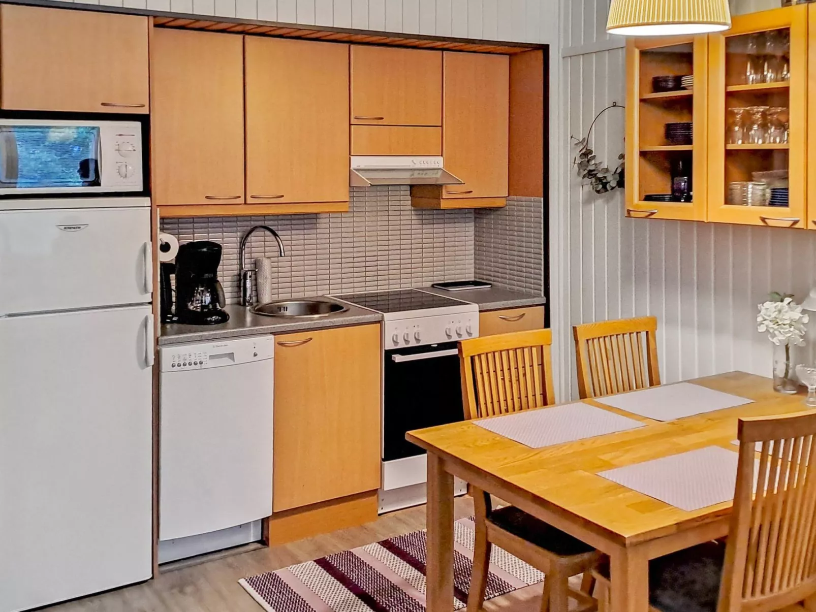 Lomakatti 6 a-Binnen