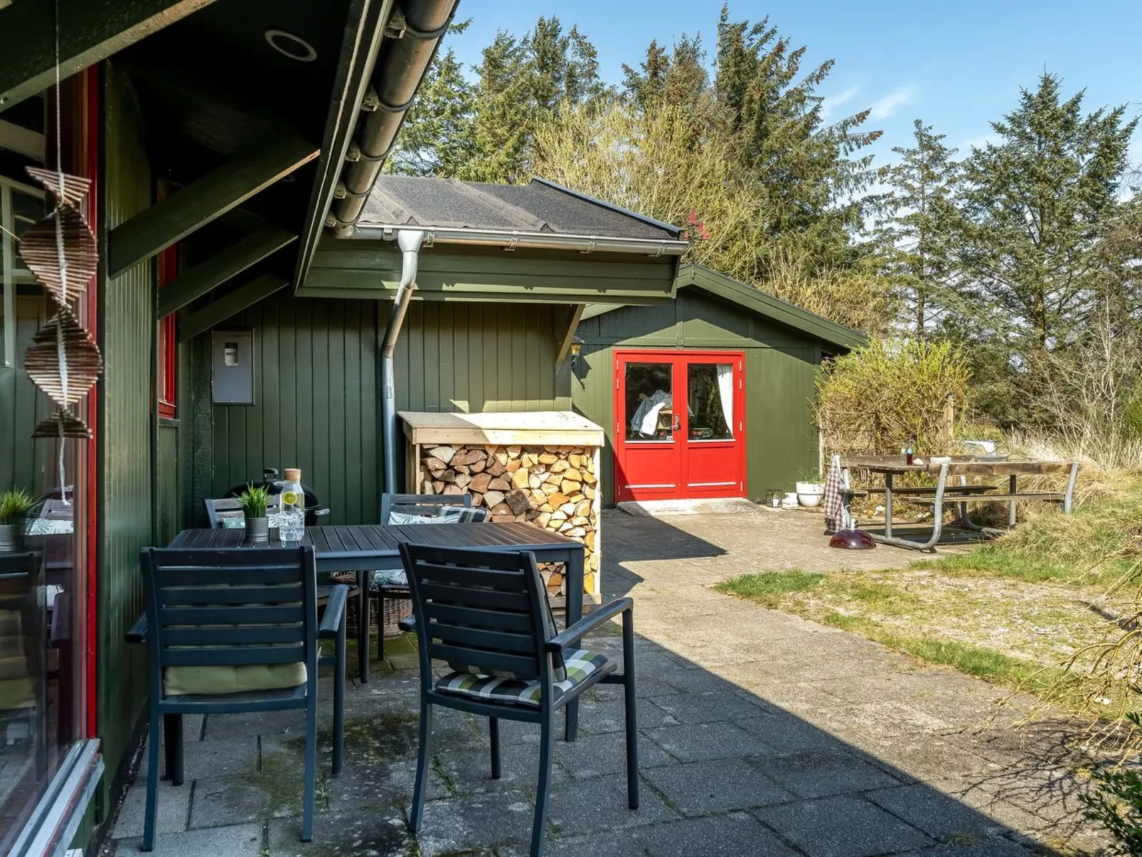 "Nimrod" - 800m from the sea-Buiten