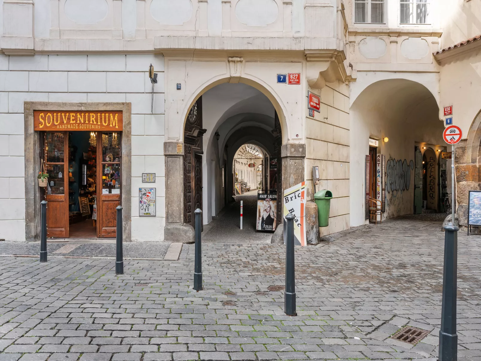 Old Town home-Buiten