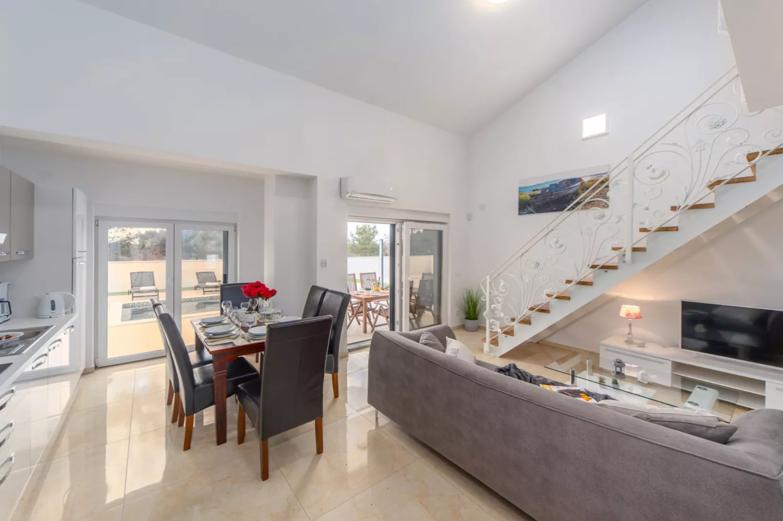 Villa Shaula 1 -  Three Bedroom House with Pool-Eetkamer