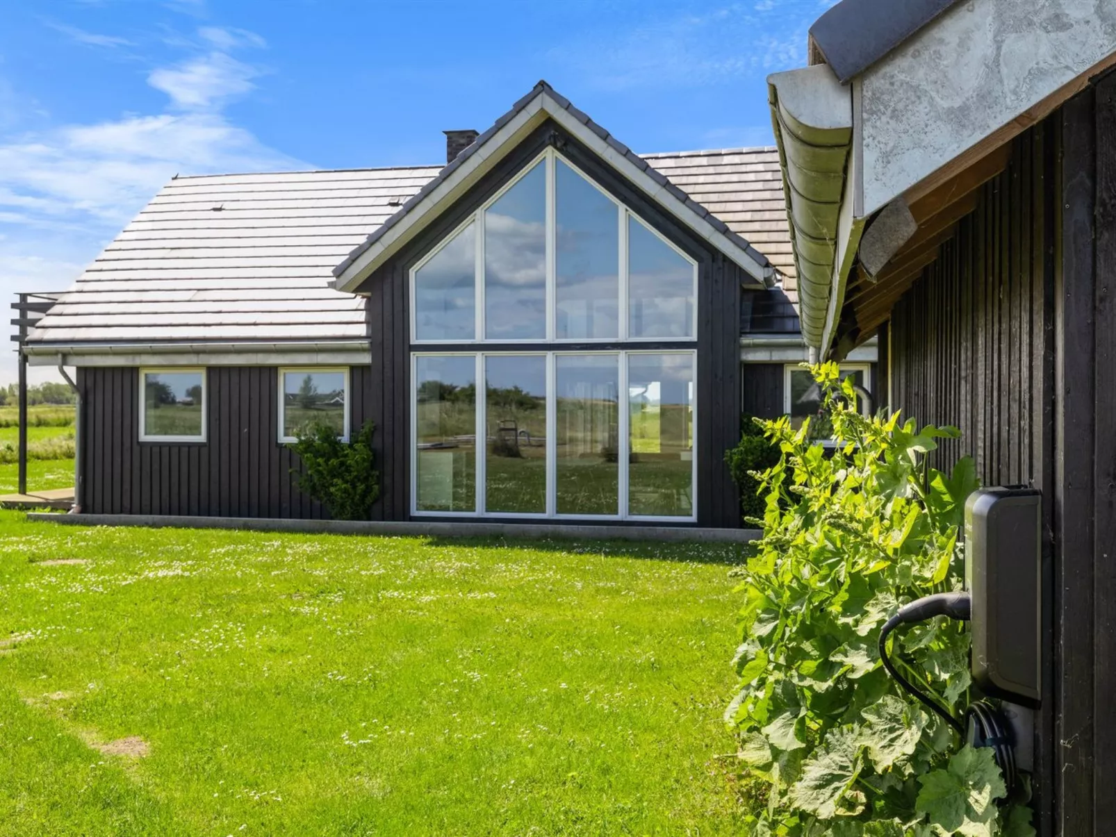 "Ung" - 460m from the sea-Buiten