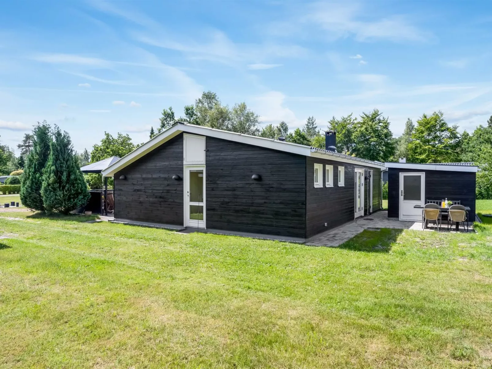 "Tellervo" -  from the sea-Buiten