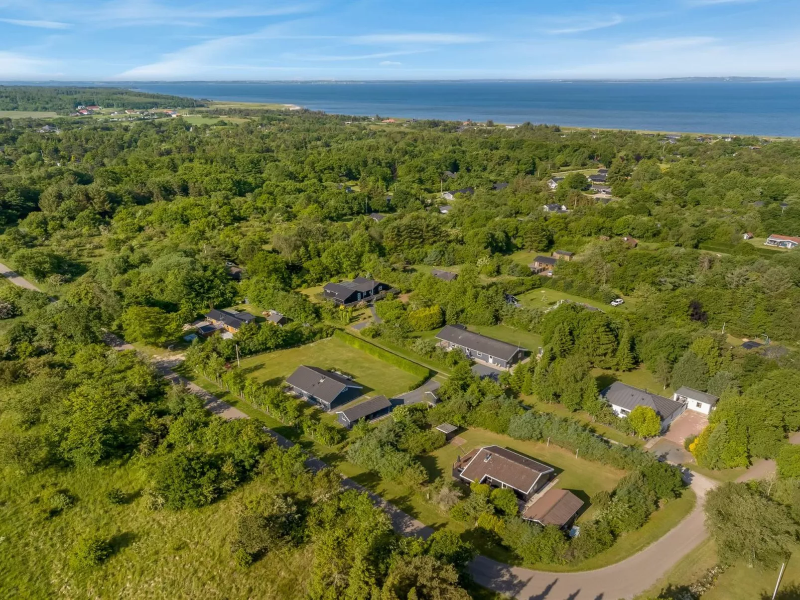 "Laris" - 700m to the fjord-Buiten