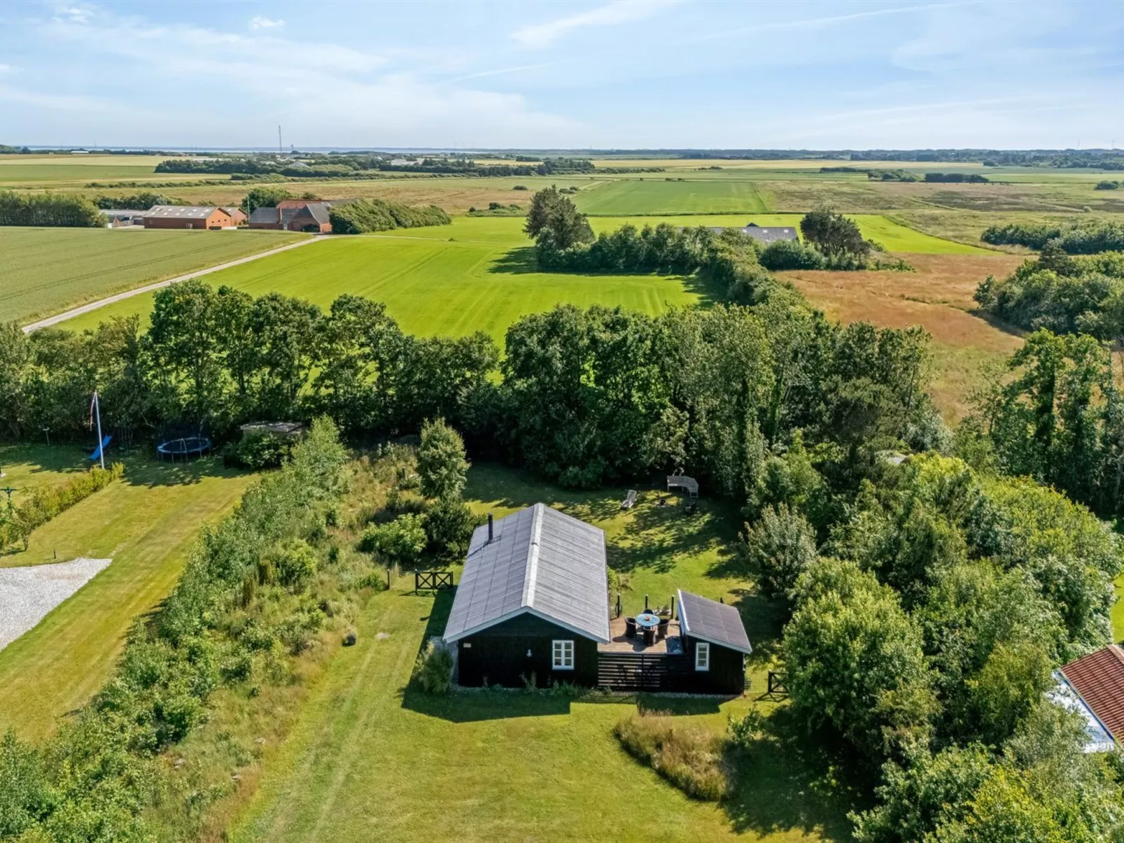 "Voitto" - 1km to the fjord-Buiten