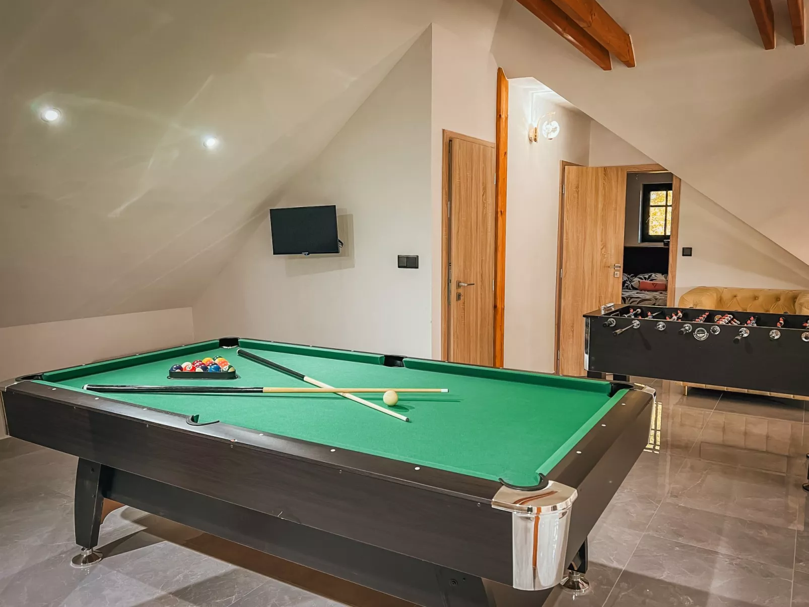 Party & Friends Villa-Binnen