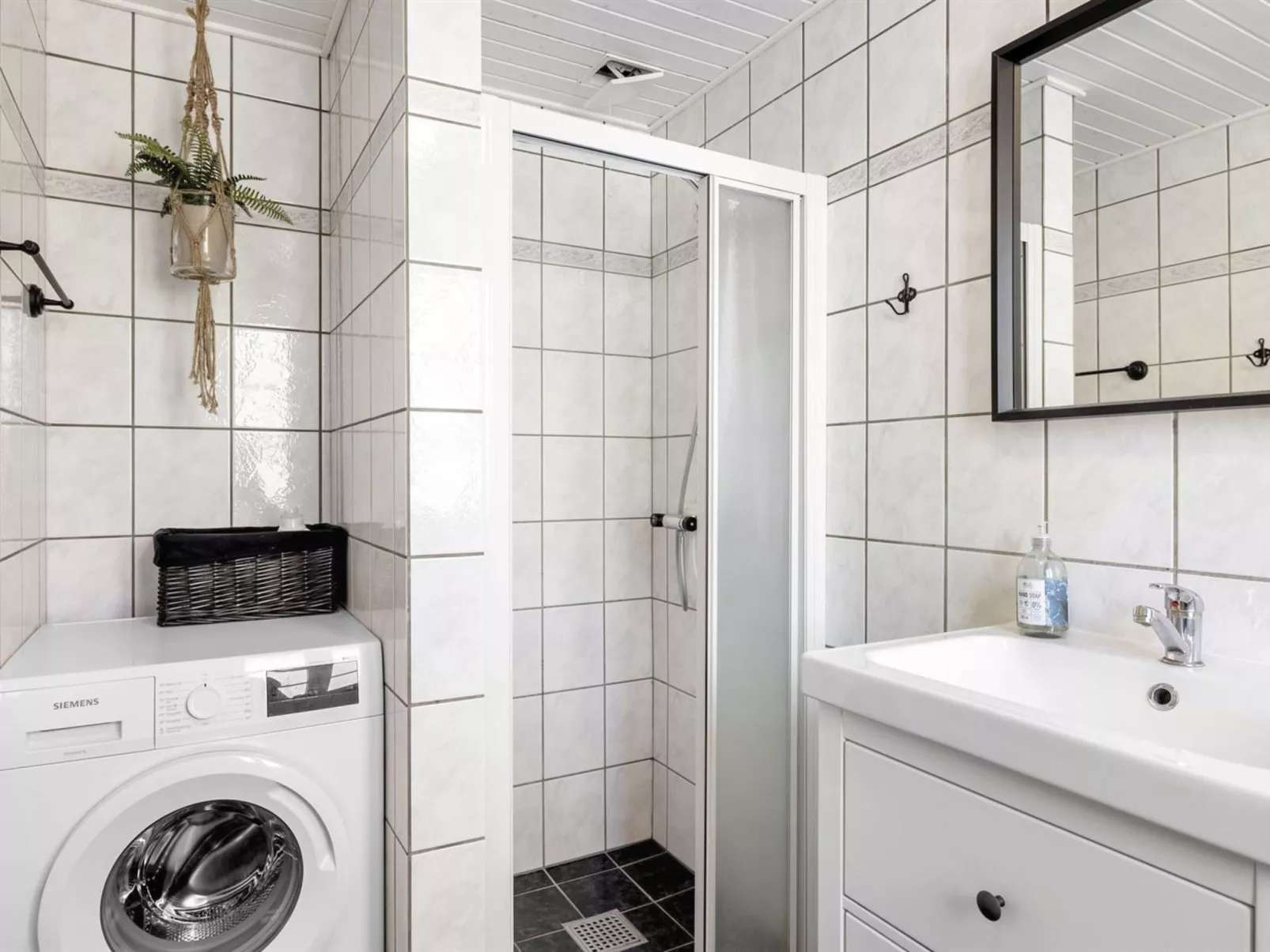 "Marja" - 350m from the sea-Binnen