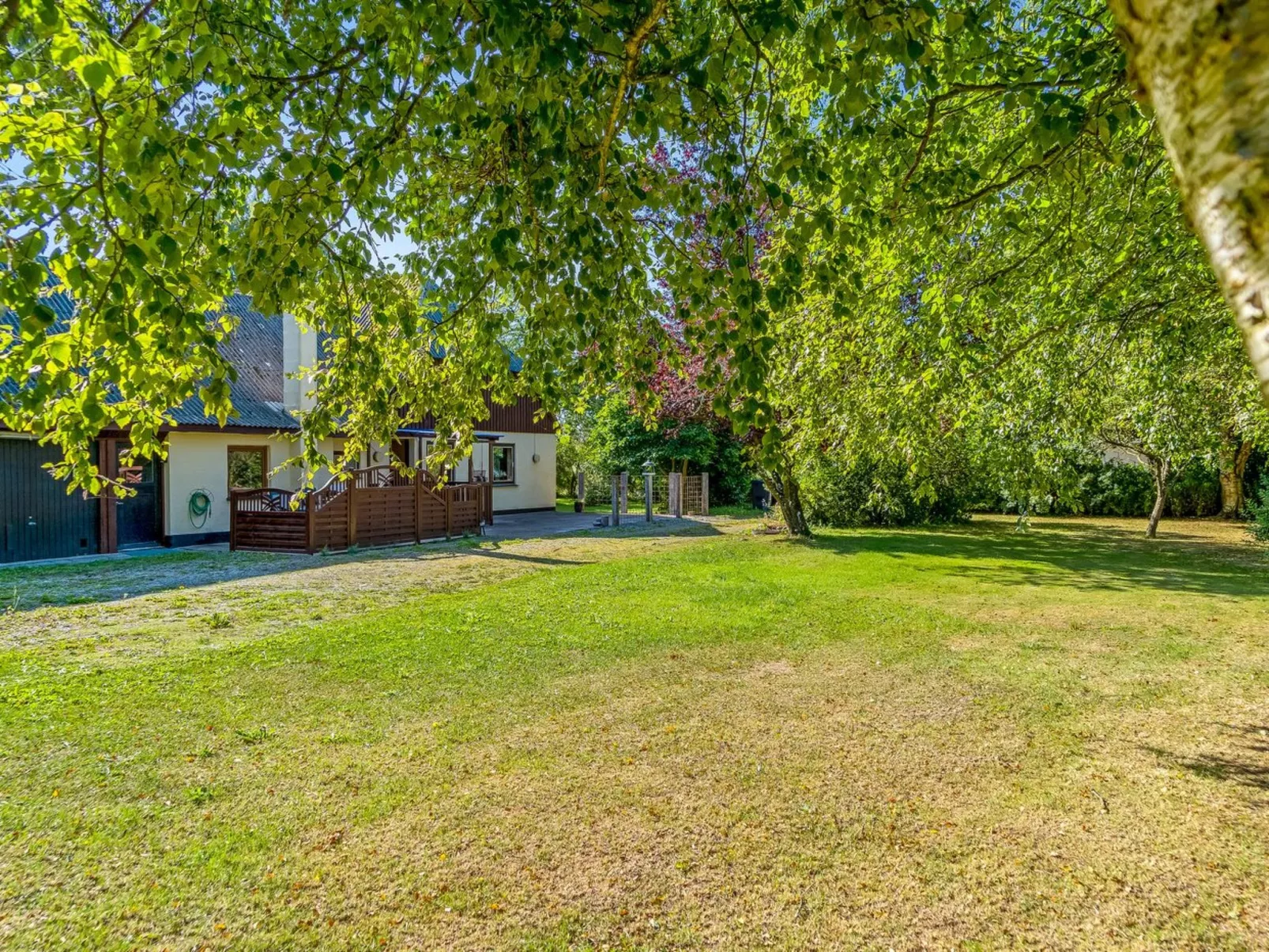 "Eiko" - 400m to the fjord-Buiten