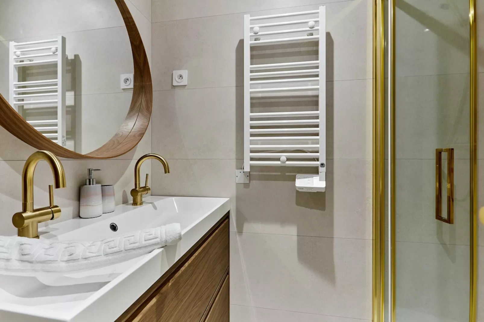 AVRON 2 NEW-Niet-getagd