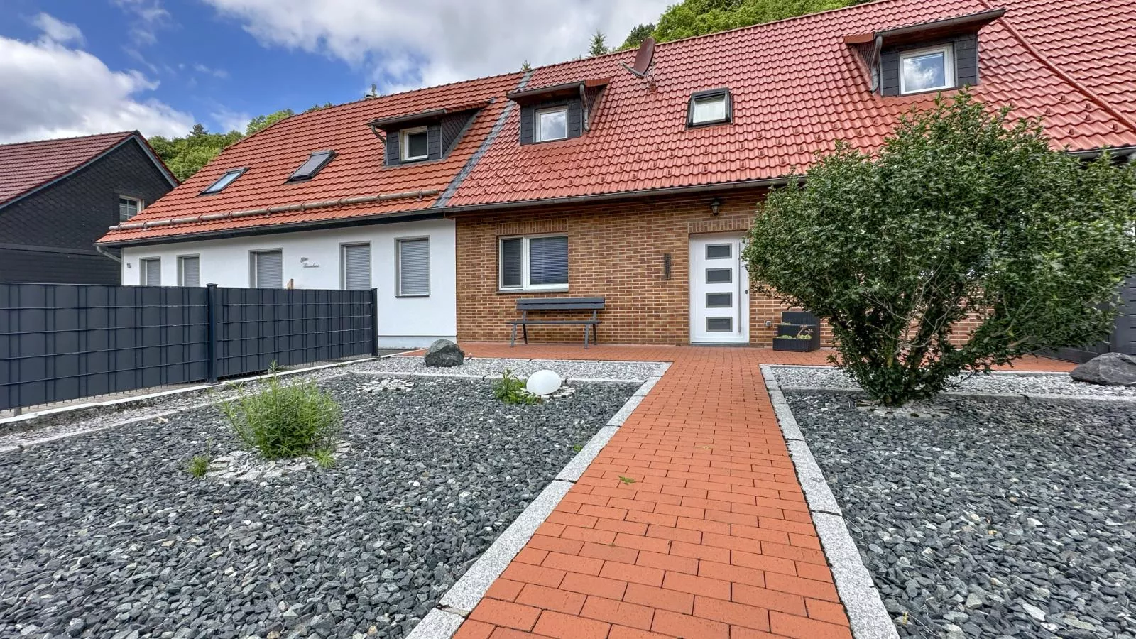 Mompels-Buitenkant zomer