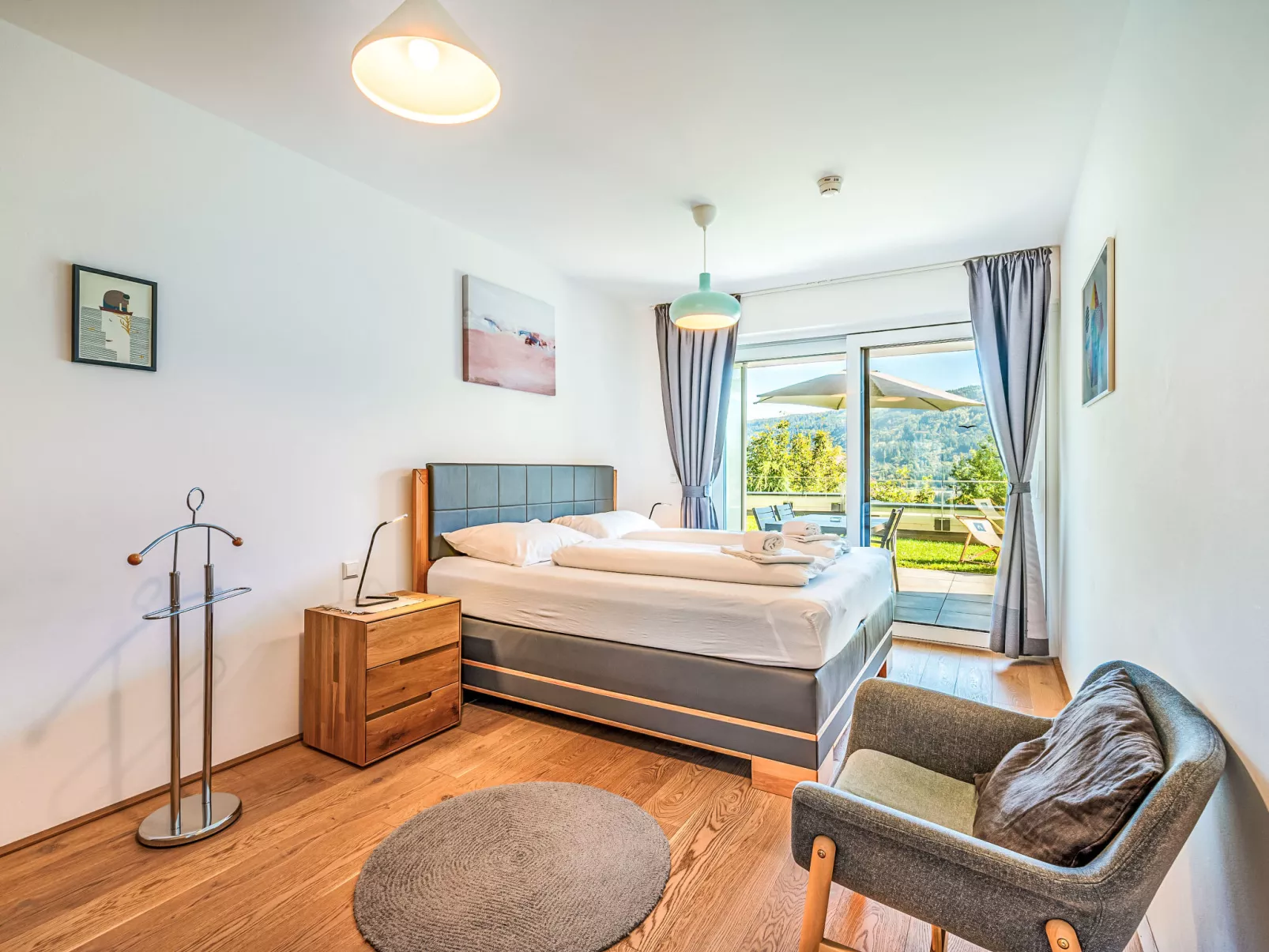 Top 5 Alpe maritima Seeblick+Bergkulisse-Binnen