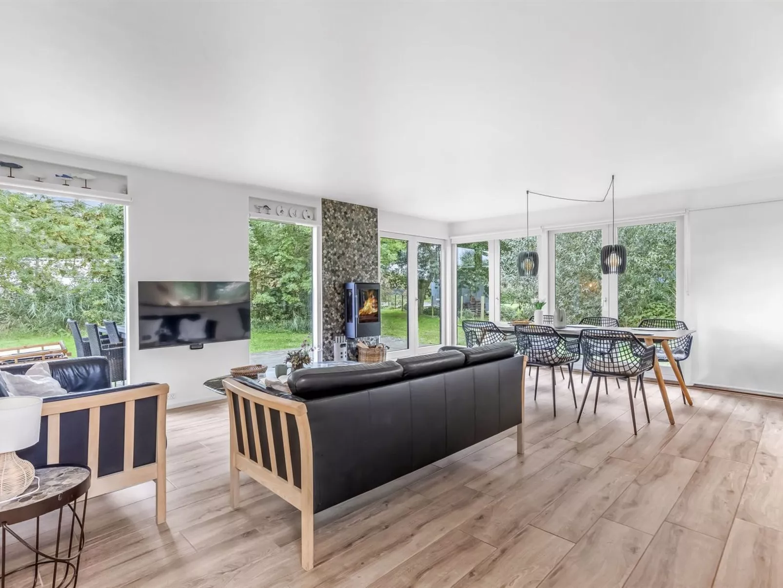 "Litle" - 30m from the sea-Binnen