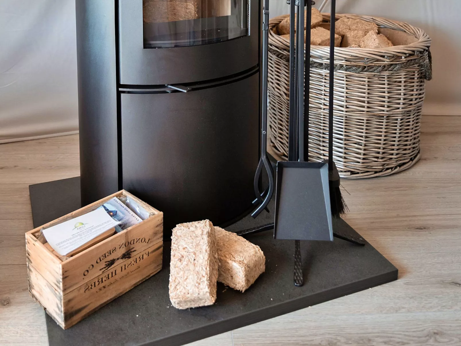 Ashdown Luxury Dome-Buiten