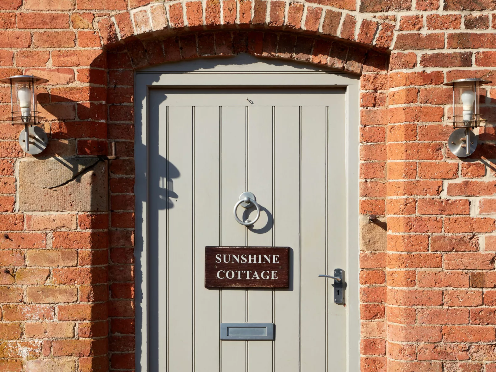 Sunshine Cottage-Buiten