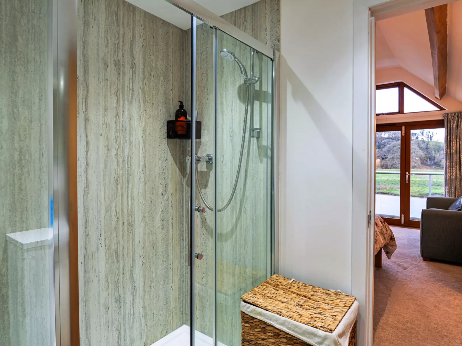 Lower Netherdowns-Binnen