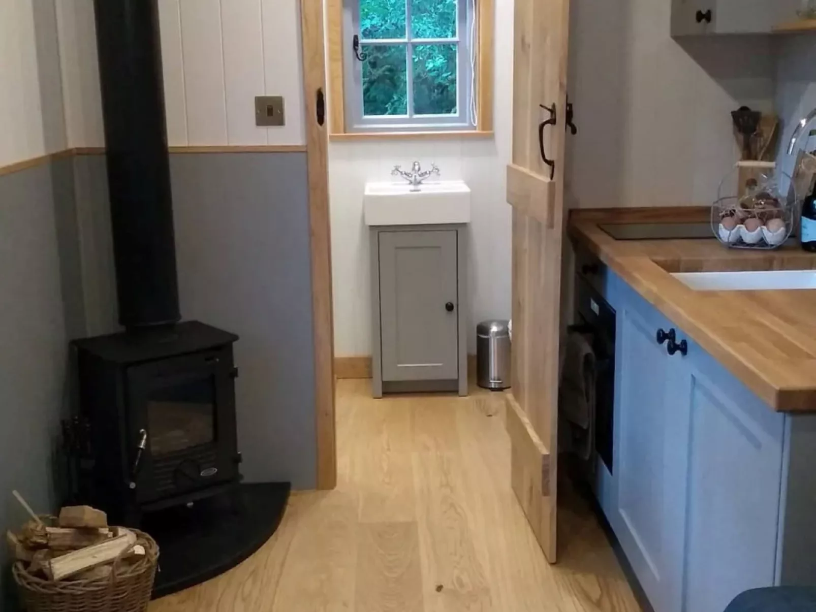 The Bakers Hut-Binnen