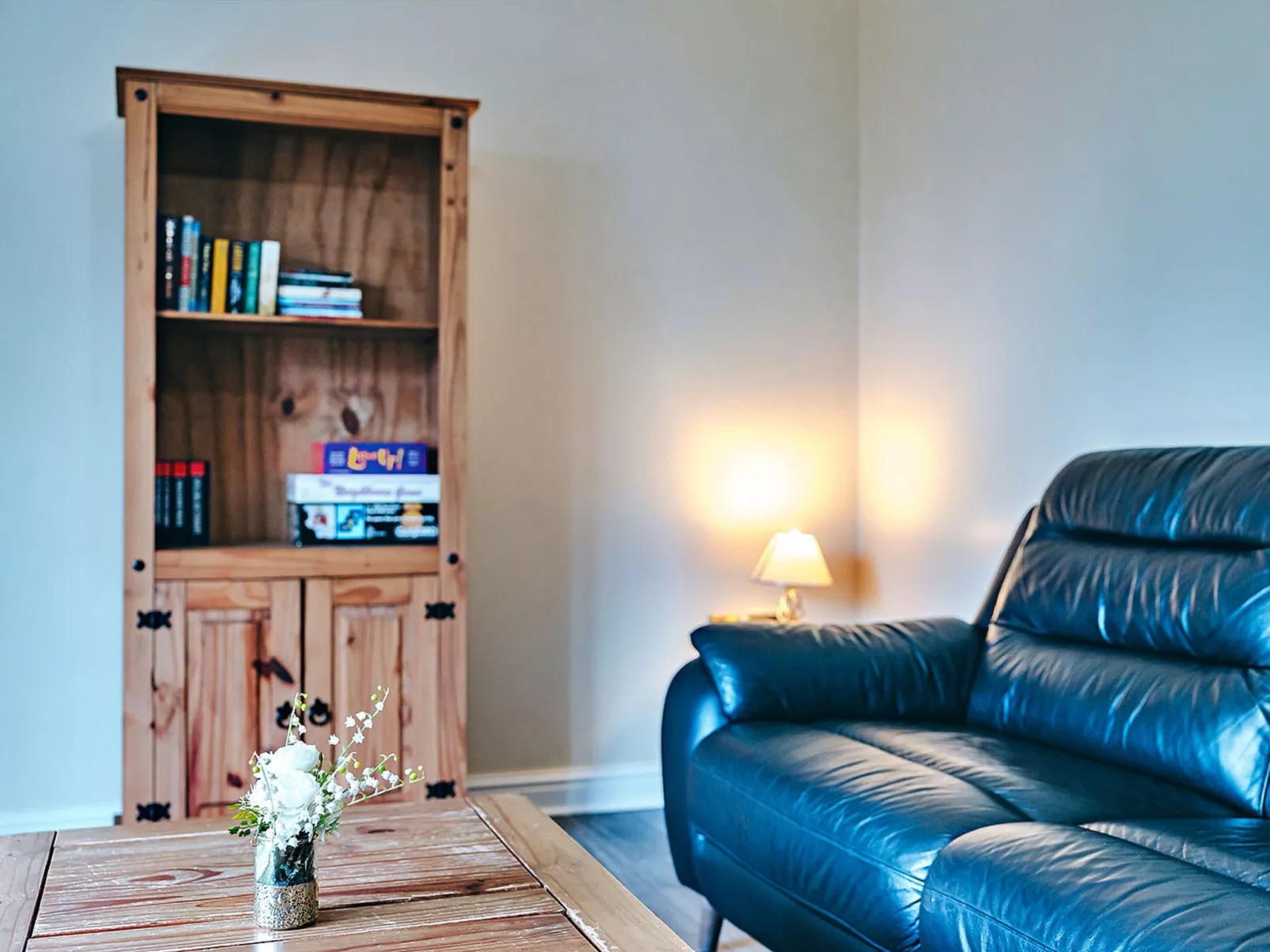 Netley Hall - Honeysuckle-Binnen