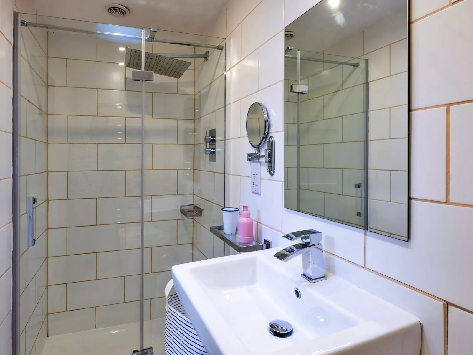 3 Elm Cottage-Binnen