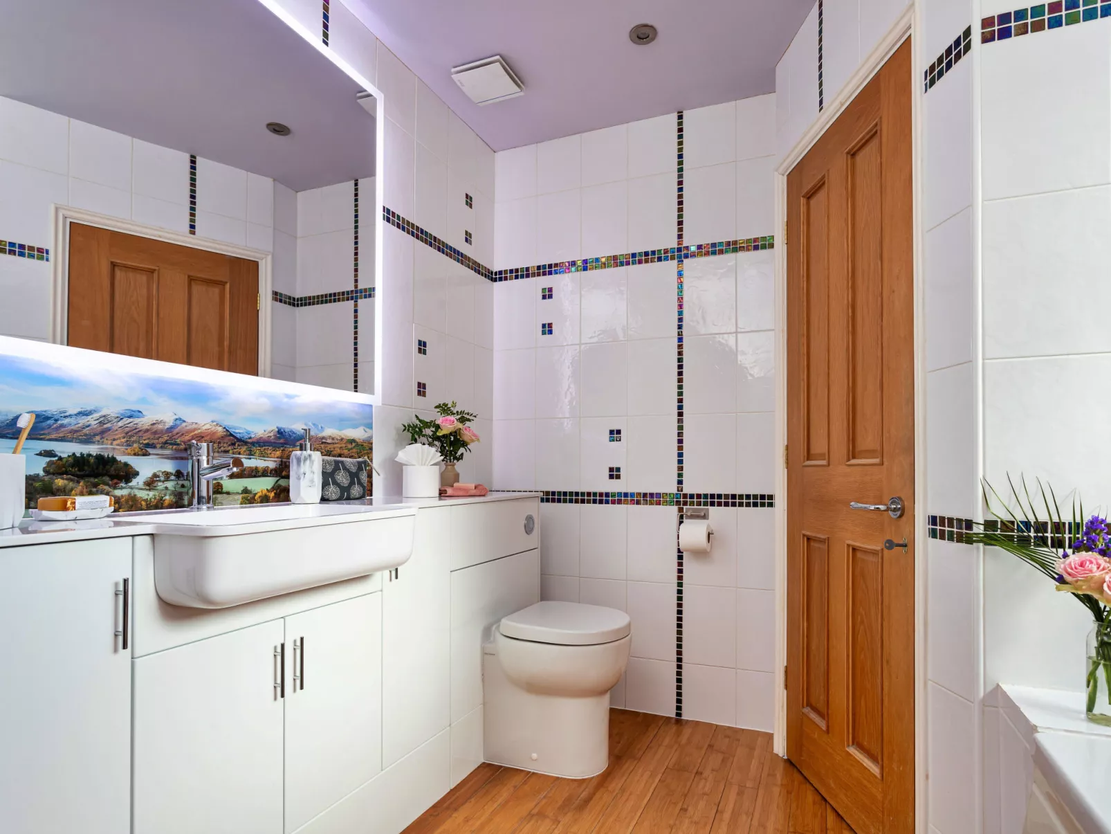 The Duck House-Binnen