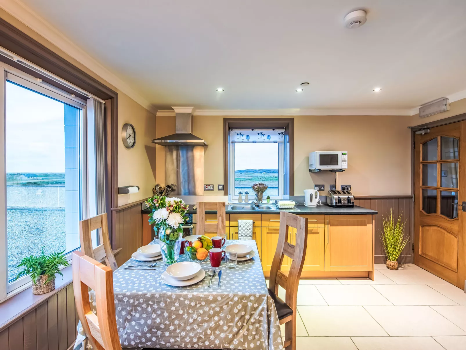 Frobost Lodge-Binnen